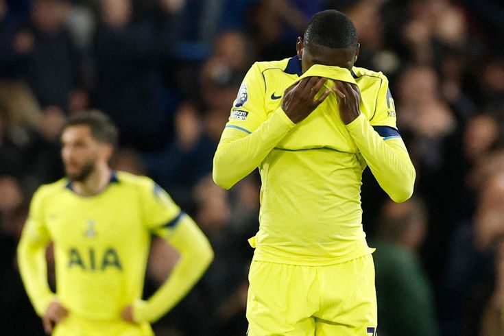 Tottenham yine kaybetti! Küme düşmemeleri için son bir şansları var