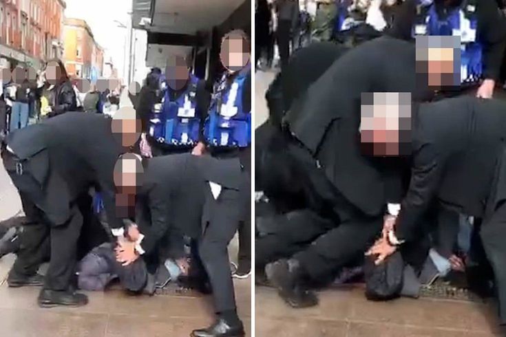 Kafasına dizleri ile bastılar! Hırsızlık iddiasıyla göz altına alınan genç nefessiz kalarak öldü