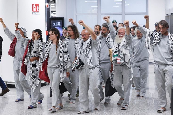 Sumud Filosu'nda İsrail tarafından alıkonulan İtalyan aktivistler ülkelerine döndü