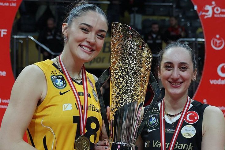 VakıfBank, efsane ismi Ayça Aykaç'a veda etti