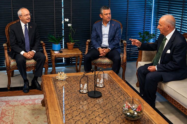 Eski CHP Genel Başkanı Hikmet Çetin'den Özgür Özel'e destek