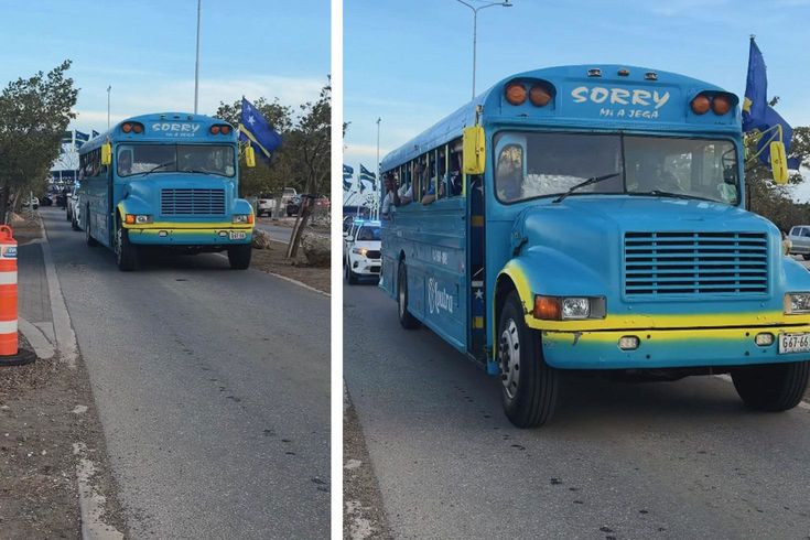 Tarihinde ilk kez Dünya Kupası’na katılacak olan Curaçao Milli Takımı'nın otobüsü olay oldu