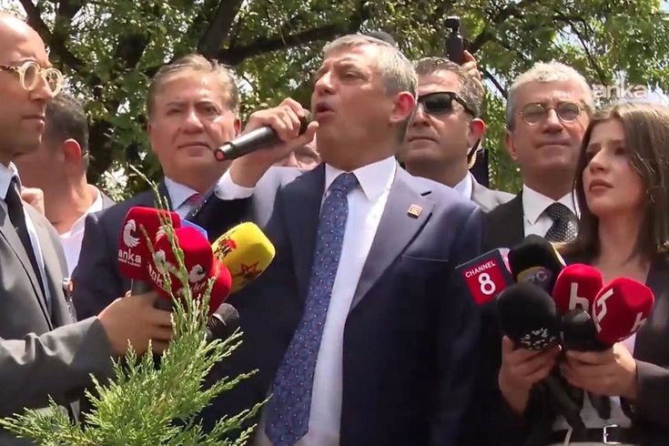 Özgür Özel'den TBMM önünde Kılıçdaroğlu'na sert sözler