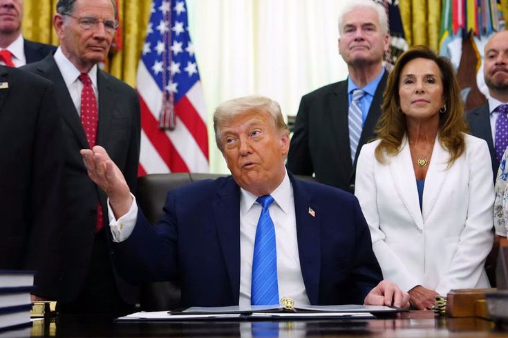 Trump, skandallarla anılan Demokrat Partili ismi domuza benzetti
