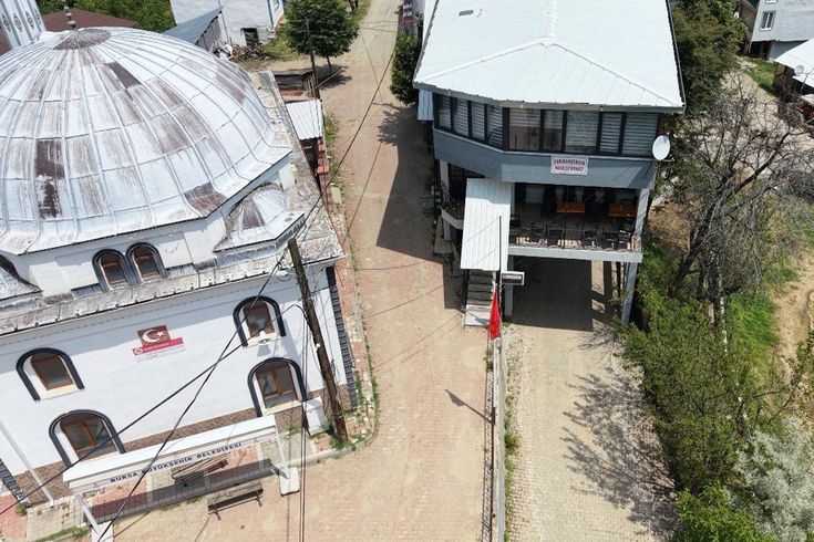 Türkiye'de sadece 2 tane var: Mahalle konağını gören bir daha dönüp bakıyor