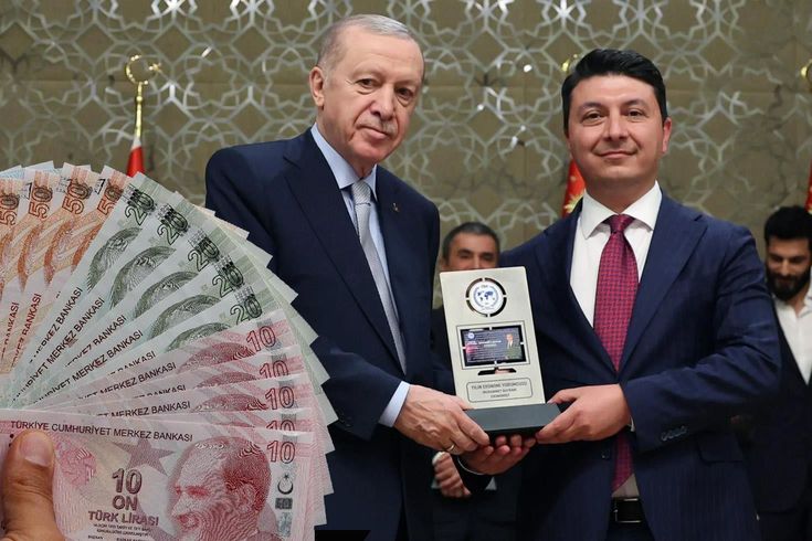 Yılın ekonomi yorumcusu ödülünü alan isim, en düşük emekli maaşı için rakam verdi