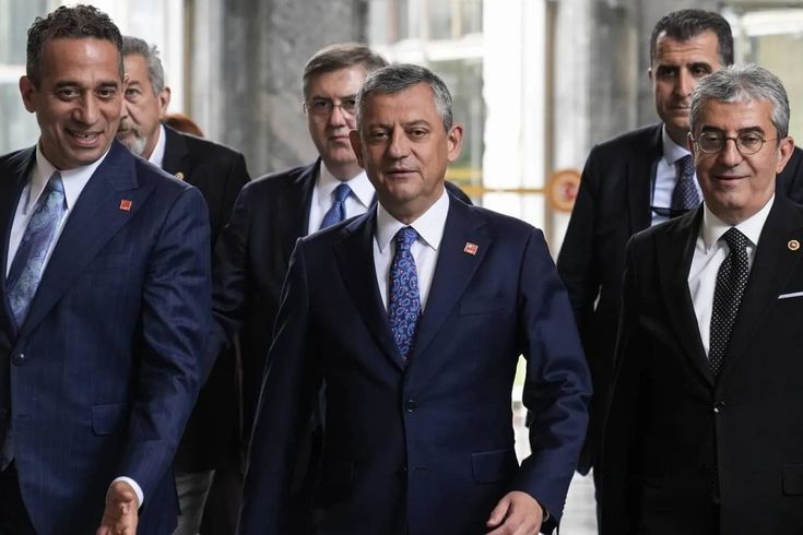 Özel'den kurultay hamlesi! Delege imzaları yarın genel merkeze teslim edilecek