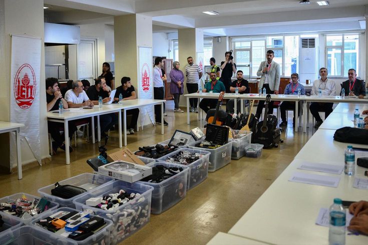 İETT otobüslerinde unutulan binlerce eşya satışa çıktı