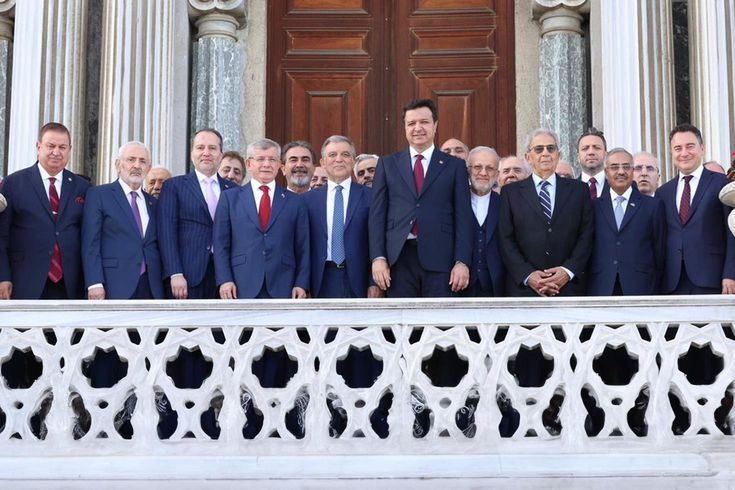 Gül, Babacan, Davutoğlu, Erbakan ve Arıkan aynı karede