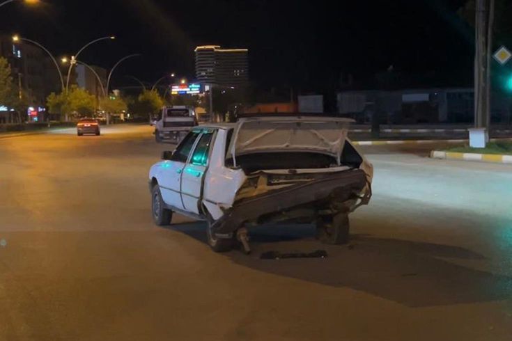 Çorum'da kazaya karışan sürücü aracını bırakıp kaçtı