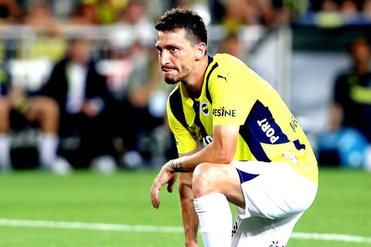 Fenerbahçe'nin kamp kadrosu belli oldu! Mert Hakan detayı