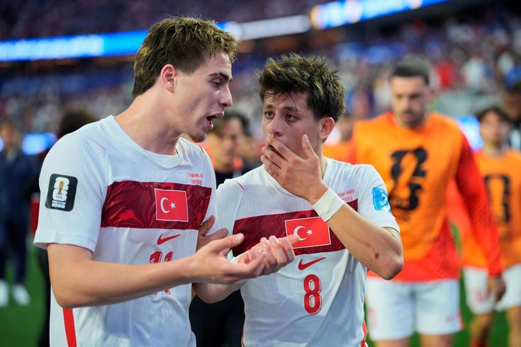 Atılan manşetler olay! Bütün dünya A Milli Takım'ı konuşuyor