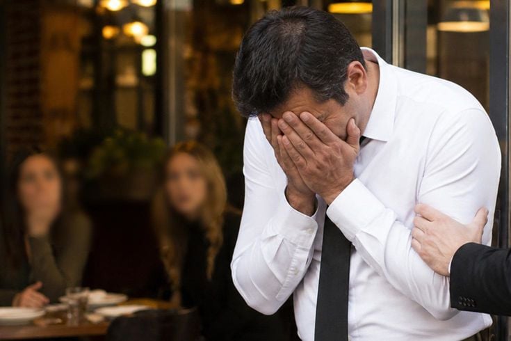 Kadın müşterilere Canım, balım, bekar mısın? dedi, tazminatsız kovuldu