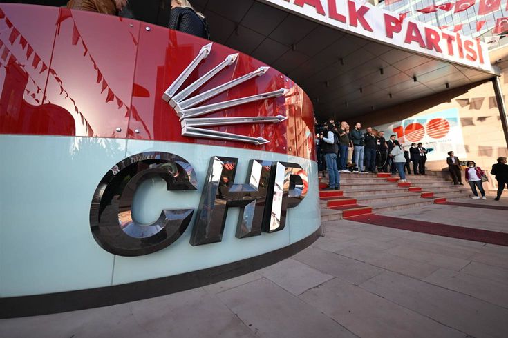 CHP Ankara Milletvekili Adnan Beker partisinden istifa etti