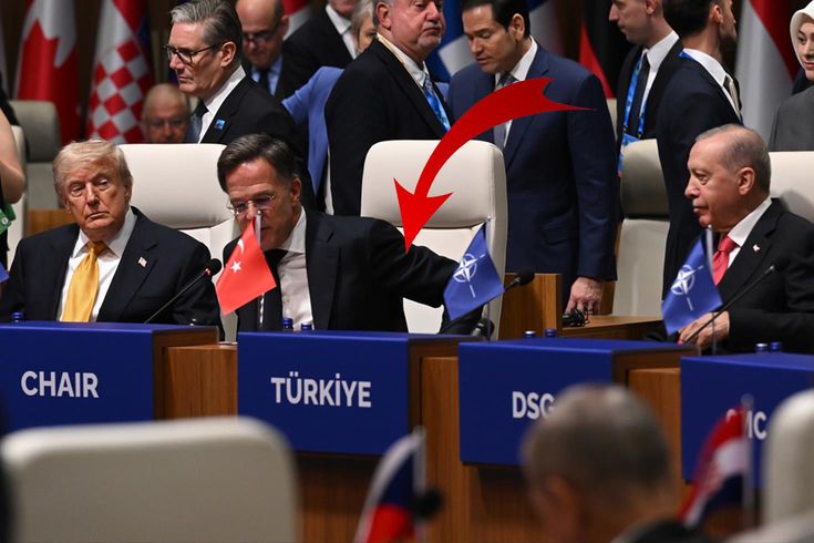 NATO Zirvesi'nde liderlere özel iki jest! Birisi Erdoğan'ın şahsi hediyesi