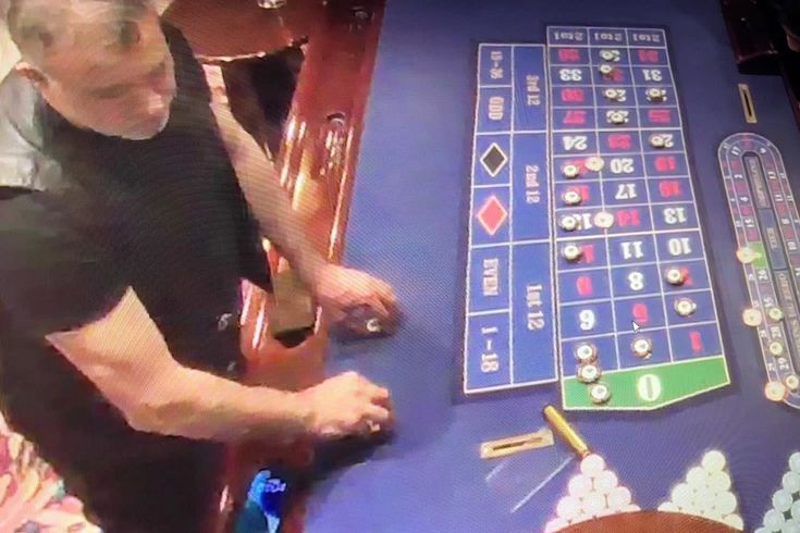 Nerede ve ne zaman çekildiği ortaya çıktı! İşte Haluk Levent'in kumarhane fotoğrafının perde arkası