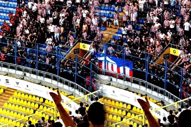 Gornik Zabrze taraftarından Türk polisine saldırı girişimi