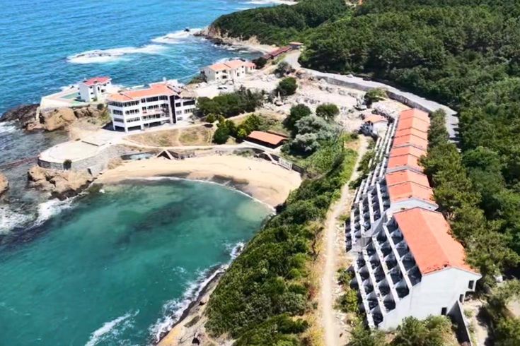 9 yıldır atıl haldeki Riva'daki otel yıkılıyor! Yerine ne yapılacağı belli oldu