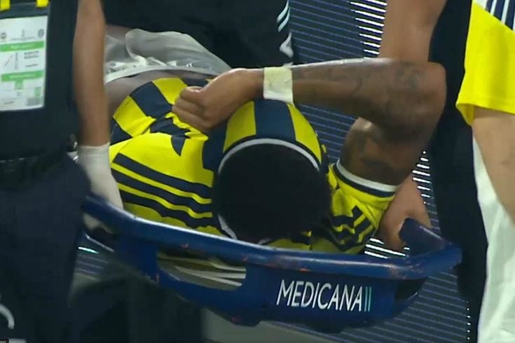 Fenerbahçe'de korkutan sakatlık! Sahadan gözyaşlarıyla ayrıldı
