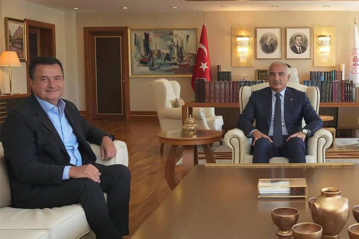 Kültür ve Turizm Bakanı Ersoy, Acun Ilıcalı'yı ağırladı