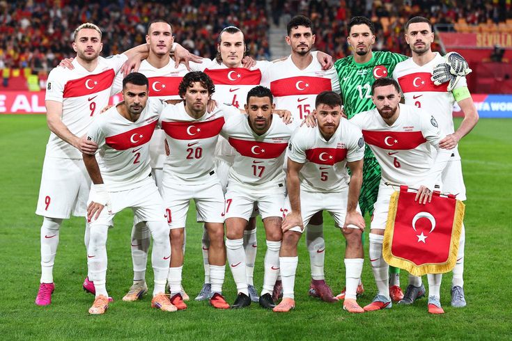 Milli futbolcu Deniz Gül'ün evi soyuldu! Zarar çok büyük
