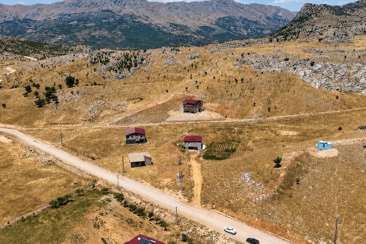 Bitlis’ten alınarak Siirt’e bağlanan köydeki vatandaşlar isyanda: Geri dönmek istiyoruz