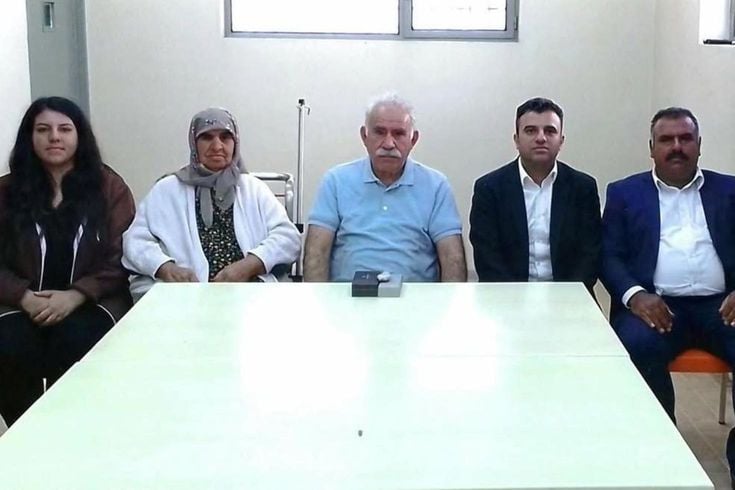 Öcalan'ın ailesiyle çektirdiği fotoğraf paylaşıldı