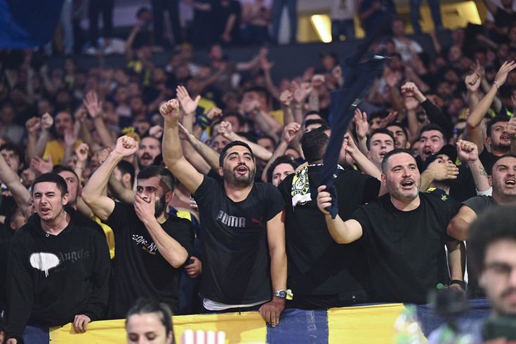 Fenerbahçe'nin efsanesi Kalinic, basketbolu bıraktı