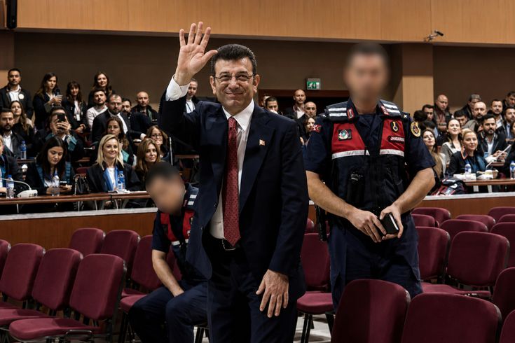 İBB davasında tansiyon yükseldi! İmamoğlu soru sorunca hakimden sert müdahale: Böyle soru sorulmaz