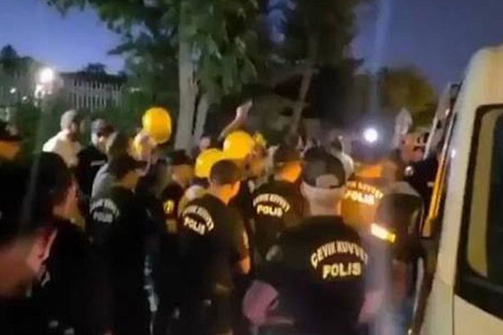 Enerji Bakanlığı önünde eylem yapan 100'den fazla madenci gözaltına alındı