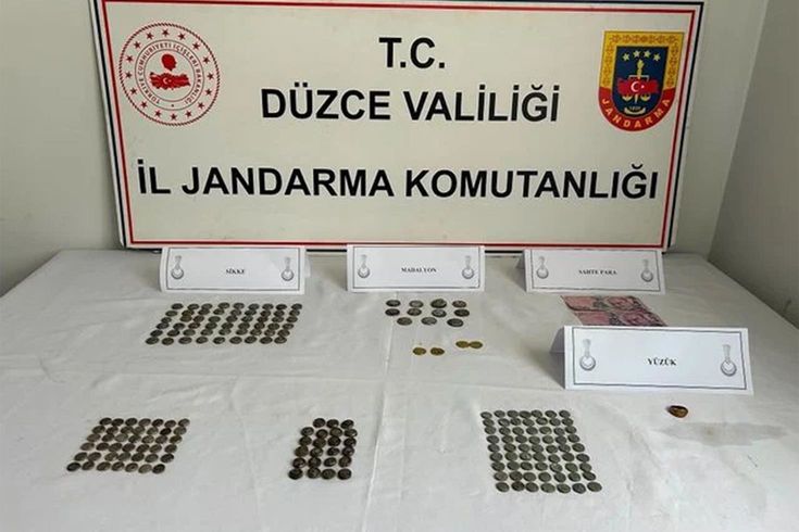 Düzce'de tarihi eser operasyonu: 196 sikke ele geçirildi