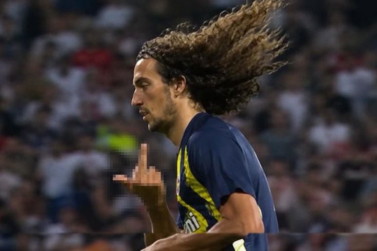 Guendouzi'den Lyon taraftarına olay hareket