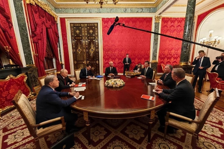 Putin, Trump'ın özel temsilcileriyle görüştü: Durum basit değil