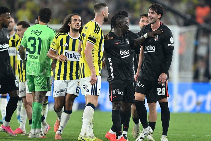 Fenerbahçe'ye sahasında büyük şok! Öne geçtikleri derbiyi kaybettiler