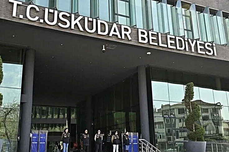 Üsküdar Belediyesi'ne yönelik soruşturmada 3 kişi tutuklandı