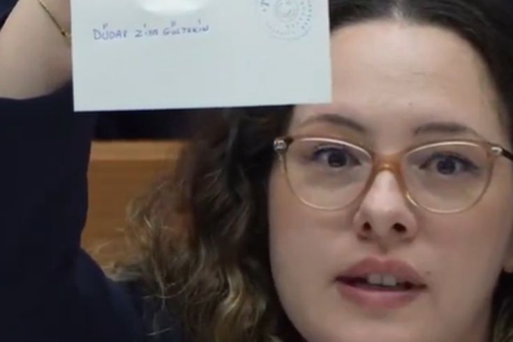 Üsküdar seçimlerine damga vuran görüntü! Adayın adını yanlış yazdılar
