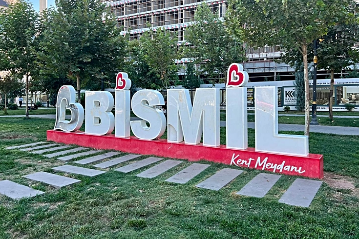 Açıkta bırakılan elektrik kablosuna temas eden çocuk, akıma kapılarak yaralandı
