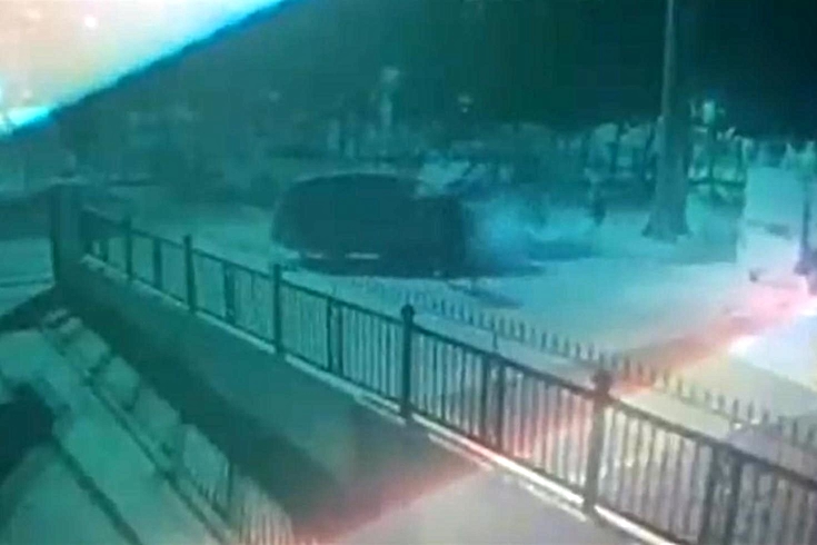 Keçiören'de polis aracına çarpıp kaçan sürücü yakalandı, evinde silah çıktı