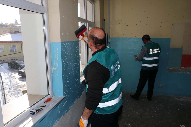 Akın Gürlek: Denetimli serbestlik yükümlüleri 2 bin 779 okulda bakım ve temizlik çalışması yaptı