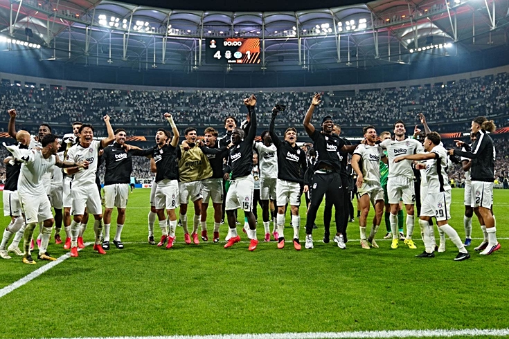 Atılan manşetler olay! Bütün Fransa Beşiktaş'ı konuşuyor