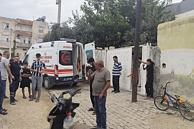 Dilencilik bahanesiyle eve girdiler! Kadını bıçaklayıp 18 altını aldılar