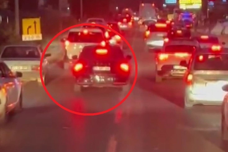 İtfaiyenin önünü kesti, ardından çakarını açtı! Vekilin makam aracı olduğu öne sürüldü
