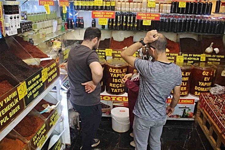 Şanlıurfa'da isot fiyatı uçtu! Biber fiyatı arttı, ev yapımı isota zam geldi