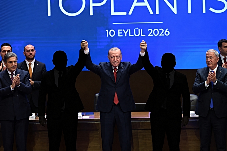 İzmir, AK Parti'ye mi geçiyor? Aldığı son kulisi canlı yayında açıkladı