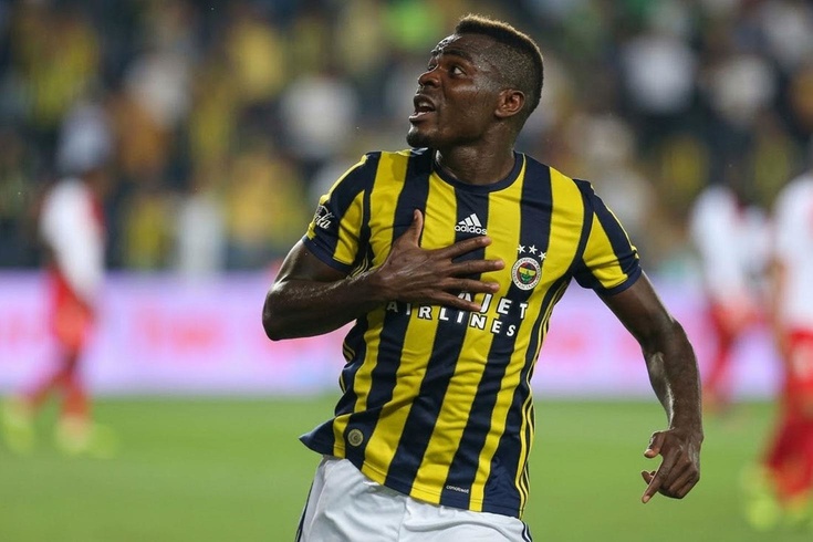 Emenike'den Fenerbahçe'ye sürpriz ziyaret