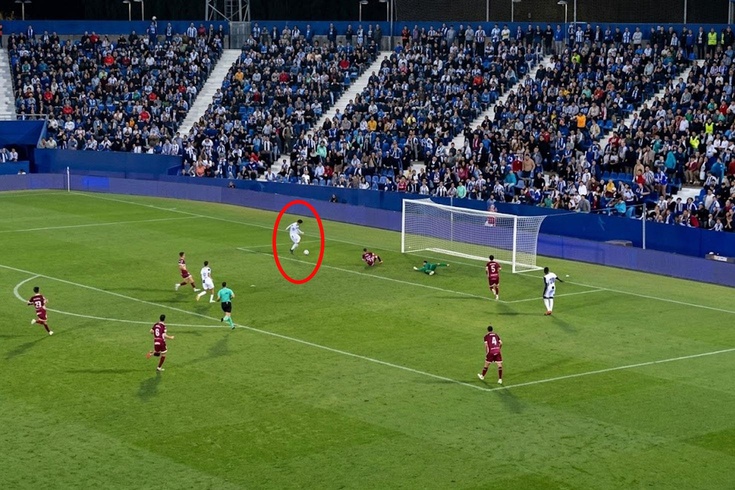 Galatasaray'ın eski yıldızı çıldırtmaya devam ediyor: Boş kaleye kaçırdı, yuhalandı
