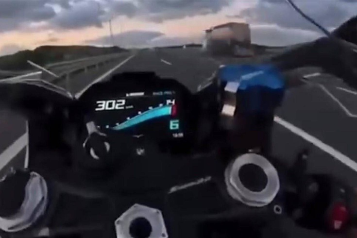Tek tekerde 302 km hızı sosyal medyada paylaştı! Pendik'teki sürücüye 331 bin lira ceza