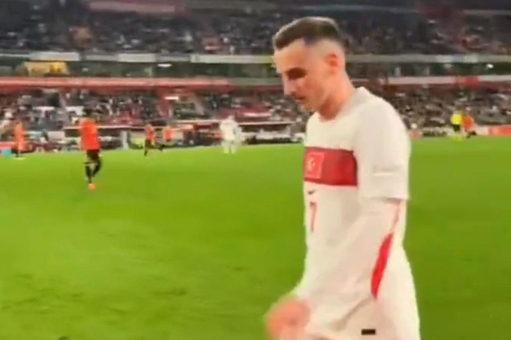 Türk taraftar Kerem Aktürkoğlu'na patladı: Lan seni...