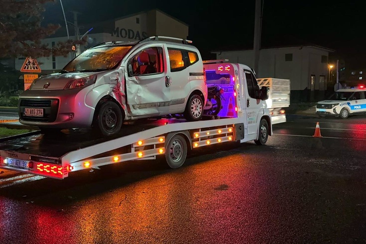 Niğde’de hafif ticari araç ile motosiklet çarpıştı: 2 ölü, 1 yaralı