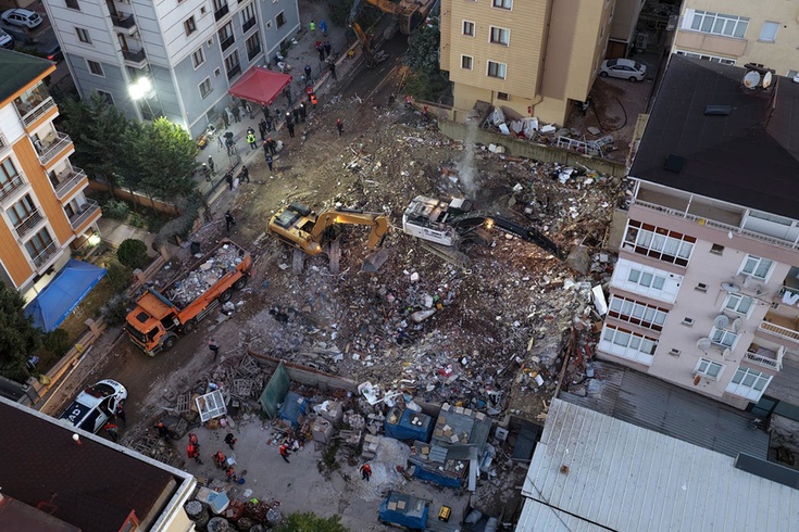 İstanbul'da çöken bina enkazındaki son kişi de çıkarıldı! Ölü sayısı 5'e yükseldi